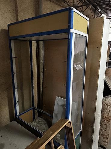 отдам даром мягкую мебель: Продаю разное, кровать, стол, 2 кресла, диван, полочка, шкаф, торговые — 6