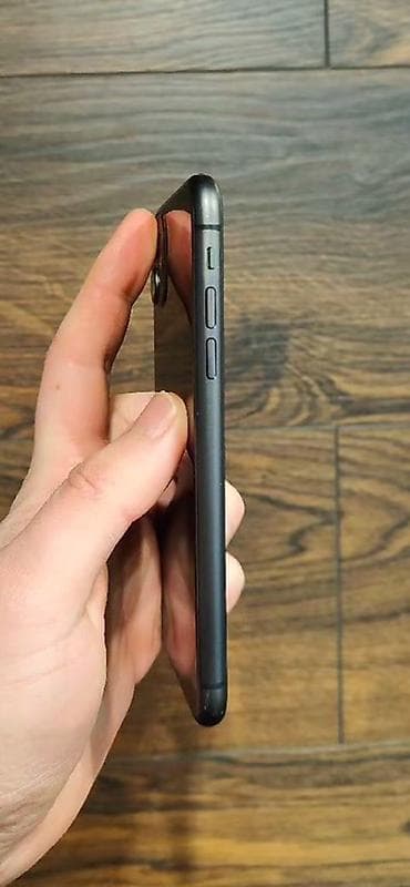 старинные часы: IPhone 11, черный АКБ 74,родной Фейс есть Трутон есть Трещин — 3