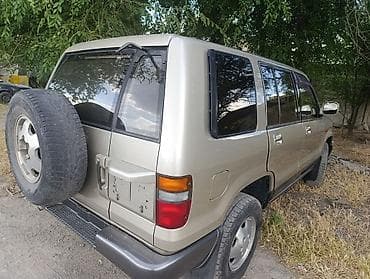 4х4 машина: Isuzu Bighorn: 1995 г. — 2
