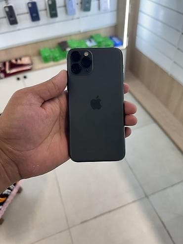 iphone se2020: IPhone 11 Pro, Matte Midnight Green — 1