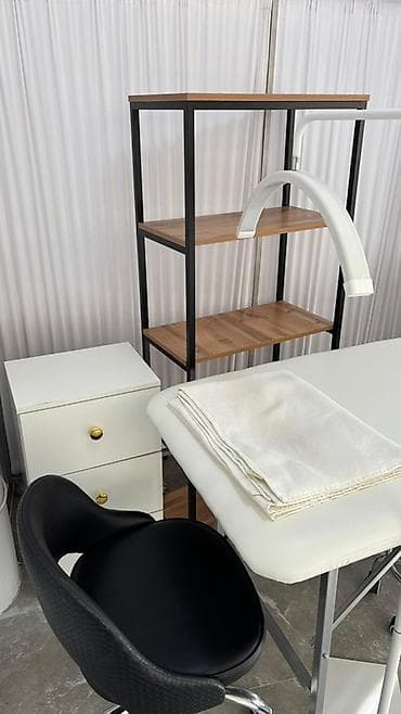 требуется парихмахер: Аренда кабинетов в салонах красоты, 28 м², Для визажиста — 3