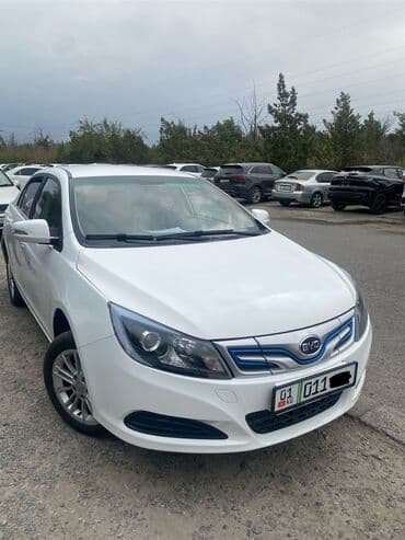 электронные мопеды: BYD : 2019 г., 1.9 л, Автомат, Электромобиль, Седан — 1