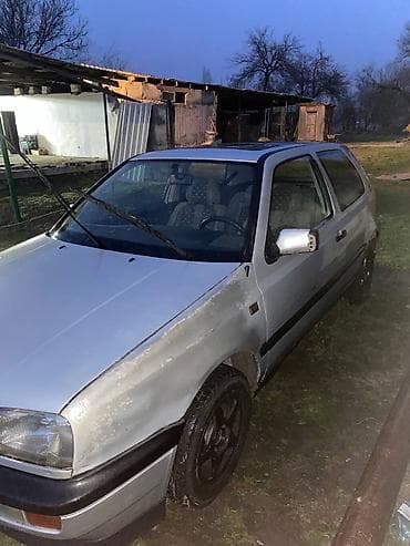 Volkswagen Golf: 1993 г., 1.4 л, Кол менен иштөөчү, Бензин, Хетчбек — 9