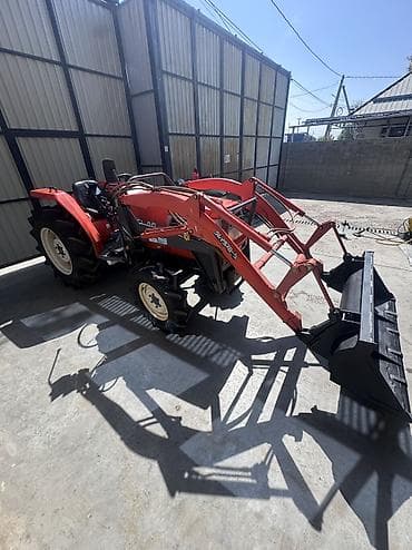 Мини-тракторы Kubota: Мини-трактор Kubota GL 29 с фронтальным погрузчиком Высота подьема 2.5 — 2