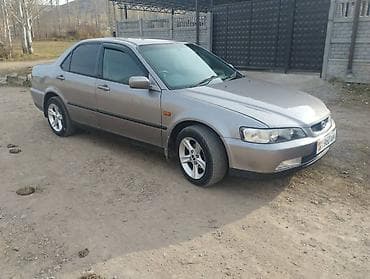 Honda Accord: 2000 г., Седан