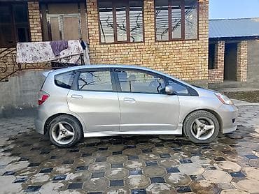 step wgn: Honda Fit: 2011 г., 1.5 л, Механика, Бензин, Хэтчбэк — 1