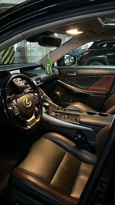 lexsus is: Lexus IS: 2017 г., Автомат, Бензин, Седан — 8