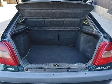 Транспорт: Toyota Avensis: 2002 г., 1.8 л, Механика, Дизель, Седан — 3