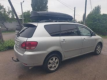 2 2дизель: Toyota Avensis Verso: 2001 г., 2 л, Автомат, Газ, Минивэн — 6