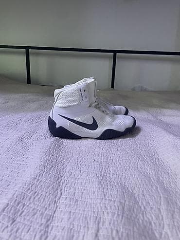 Личные вещи: Мужские кроссовки, 37, Nike, Б/у, цвет - Белый, Самовывоз, Платная доставка — 1