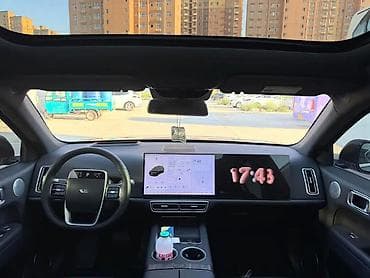 byd leopard 8: Lixiang L6: 2024 г., Автомат, Кроссовер — 2