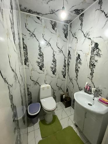 поодаю дом кызыл аскер бишкеке: 💎СРОЧНО ПРОДАЕТСЯ ДОМ 🏢Комнат: 4 📍Район: Ленинский район 🏘️Микрорайон — 10