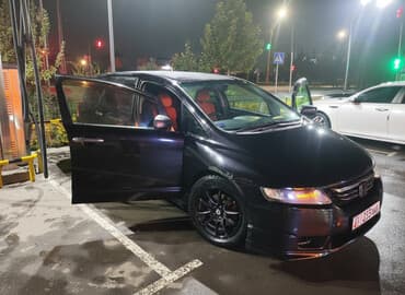 продается в рассрочку авто минивен степ вагон: Honda Odyssey: 2004 г., 2.4 л, Автомат, Бензиновая, Минивэн — 1