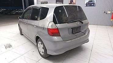 hongqi ehs9: Honda Fit: 2002 г., 1.3 л, Автомат, Бензин, Хэтчбэк — 5