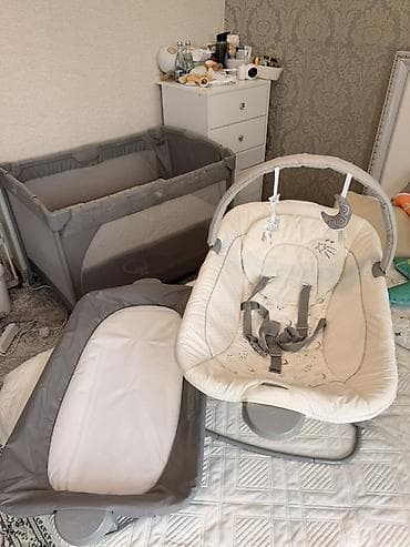 автолюлька graco junior: Набор для малыша: манеж-кровать Joie + пеленальный столик-вкладыш + — 1