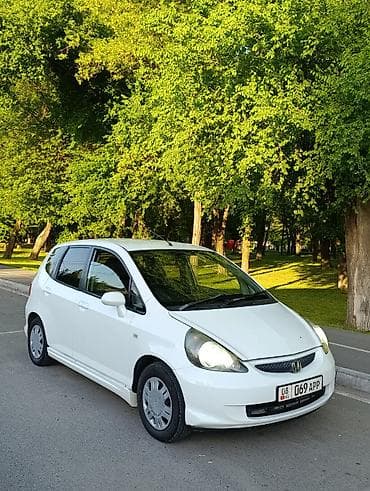 продаю авто хонда: Honda Fit: 2001 г., 1.3 л, Автомат, Бензин, Хэтчбэк — 9