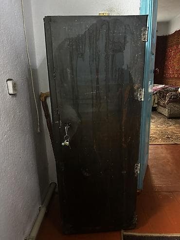 сейфы советские: Офисный шкаф, цвет - Черный, Железо — 1