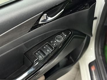 byd e7: Kia K7: 2019 г., Седан — 6