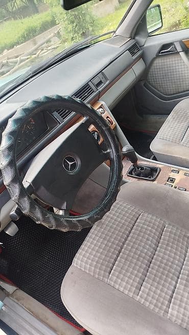 решетка для: Mercedes-Benz W124: 1991 г., 2.2 л, Ручные, Дизель, Седан — 5