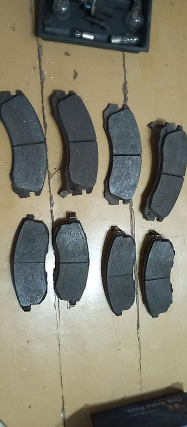 Комплект тормозных колодок Mitsubishi Б/у