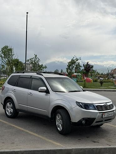 трещины: Subaru Forester: 2010 г., 2.5 л, Автомат, Газ, Кроссовер — 2