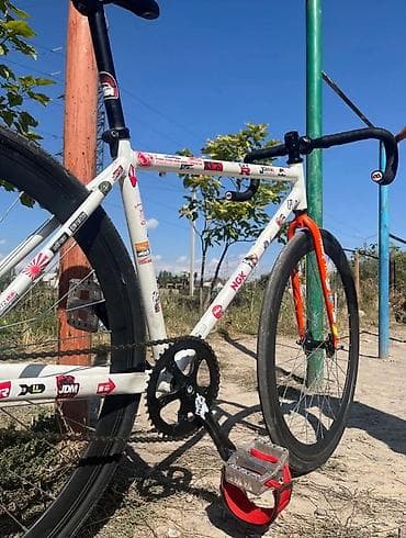 Фикс-байк/треκовый велосипед с прямым приводом (single-speed, без