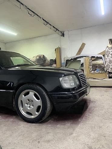 2 8: Mercedes-Benz E-Class: 1994 г., 3.2 л, Автомат, Газ, Седан — 1