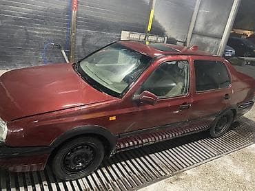 решетка 211: Volkswagen Vento: 1994 г., 1.8 л, Механика, Бензин, Седан — 3