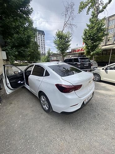 toyota echo: Chevrolet Onix: 2020 г., Автомат, Бензин, Седан — 2