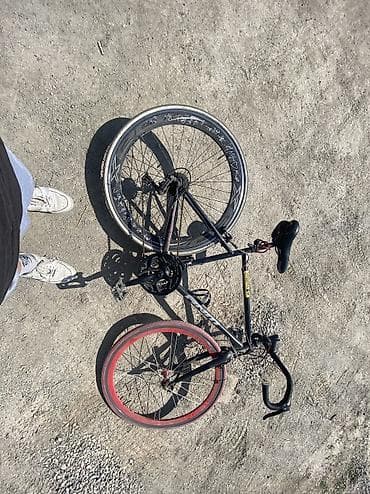 Шоссейный велосипед из Кореи катал на нем примерно 2 месяца хочу что