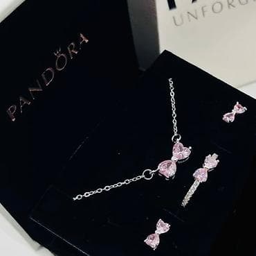Ювелирный набор Pandora с розовыми камнями - Состав комплекта