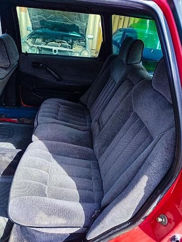 Volkswagen Passat: 1988 г., 1.8 л, Механика, Бензин, Универсал — 6