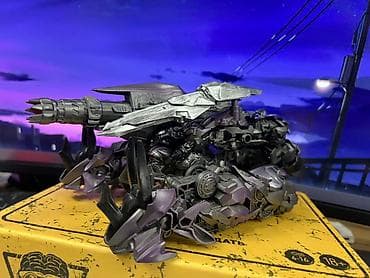 реалист: Фигурка-трансформер Megatron (inspired by Transformers, версия из — 6