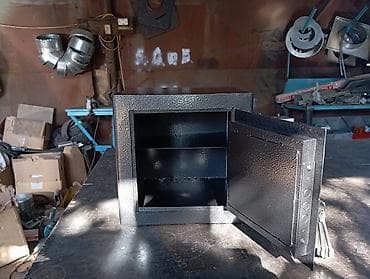 металлический сейф: Металлический сейф для дома/офиса высота 33 см ширина 33 см глубина — 4