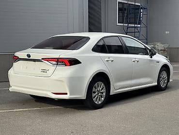 микра афтобус: Toyota Corolla: 2019 г., 1.8 л, Вариатор, Гибрид, Седан — 3