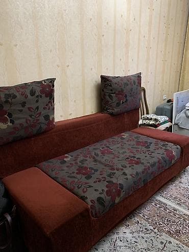 гладильная доска: Прямой диван, Б/у — 3