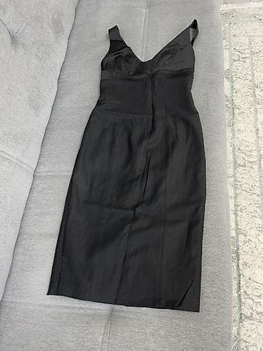 flying sneaker: Черное коктейльное платье Monica Ricci - Силуэт: приталенное, длина — 4