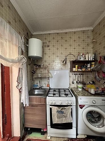 Продажа времянок: Срочно!Продается дом и участок 5,61 соток Первая линия ул.Манаса / — 10