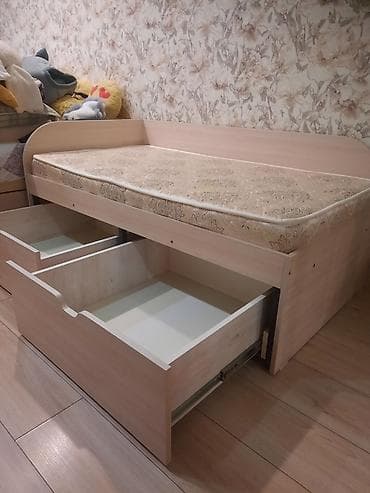 Односпальная кровать-тахта с матрасом и выдвижными ящиками. Основные — 3