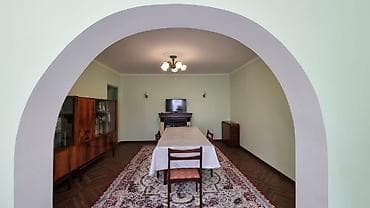 часовые квартиры бишкек: Коттедж, Дом у Озера Чолпон-Ата, Парковка, стоянка, Охраняемая территория, Закрытый пляж — 1