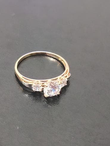 калцо золото: Золотое кольцо с тремя камнями разм.17 - Материал: розовое золото — 1