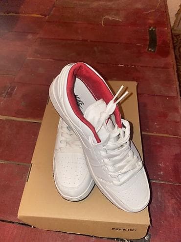 камуфляж зимний: Кроссовки низкие, белые с красной подкладкой. - Верх: гладкий белый — 3