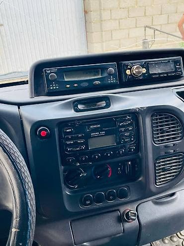 на грузовое авто: Грузовой фургон Ford Transit (высокая крыша, длинная база) Основные — 7