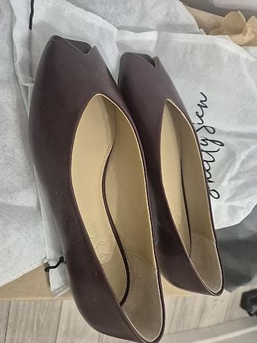 обувь drop: Продаю новые кожаные балетки (Италия), цвет Merlot Leather, размер EU — 1