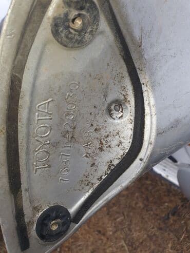 grand: Задний спойлер Toyota 2000 г., Б/у, Оригинал — 3