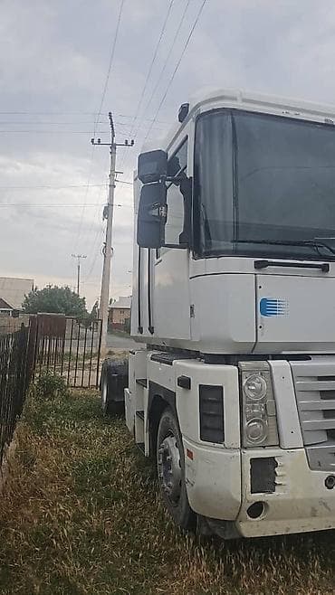 Тягач, Renault, Тентованный