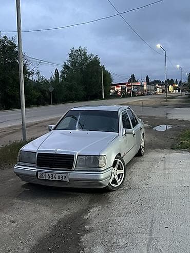 Mercedes-Benz W124: 1993 г., 2.3 л, Механика, Бензин, Седан