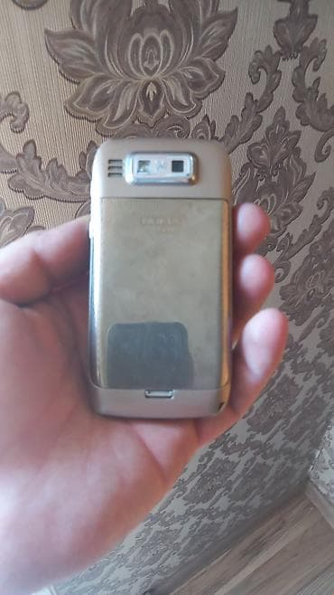 xiaomi redmi note10: Nokia E72, цвет - Золотой — 4