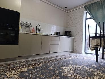 Сниму дом: Просторный дом с современным ремонтом - Кухня-гостиная с линейным — 1