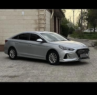 скотч с надписью: Hyundai Sonata: 2018 г., 0.2 л, Автомат, Газ, Седан — 4